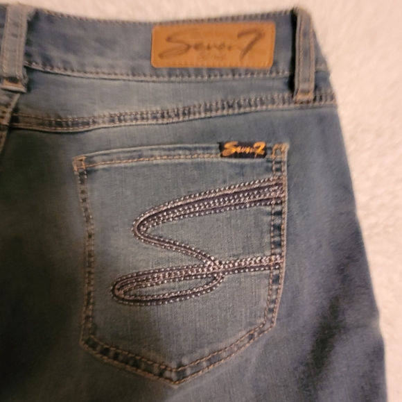 Seven7 Skinny Distressed Capri Jeans - Picture 6 of 9